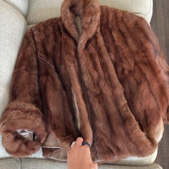 VINTAGE BROWN FUR CAPLET CAPE 3/4 SLEEVE LENGTH ONE SIZE - Picture 7 of 7